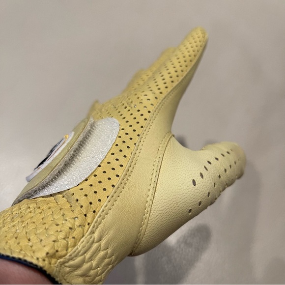 NWT Vintage Foot-Joy “The Sta-Sof” Soft Yellow Air Cooled Left Hand Golf Glove. - Picture 4 of 12